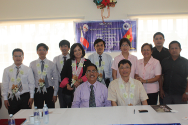 BPSU and HUFI Top Officials during the signing of the Memorandum of Understanding, January 17, 2013.